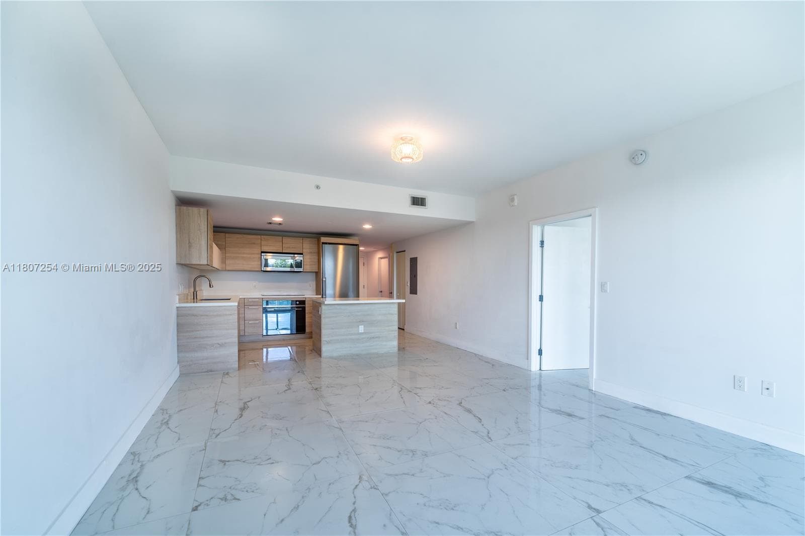 16385 Biscayne Blvd # 417, North Miami Beach FL 33160 — 19