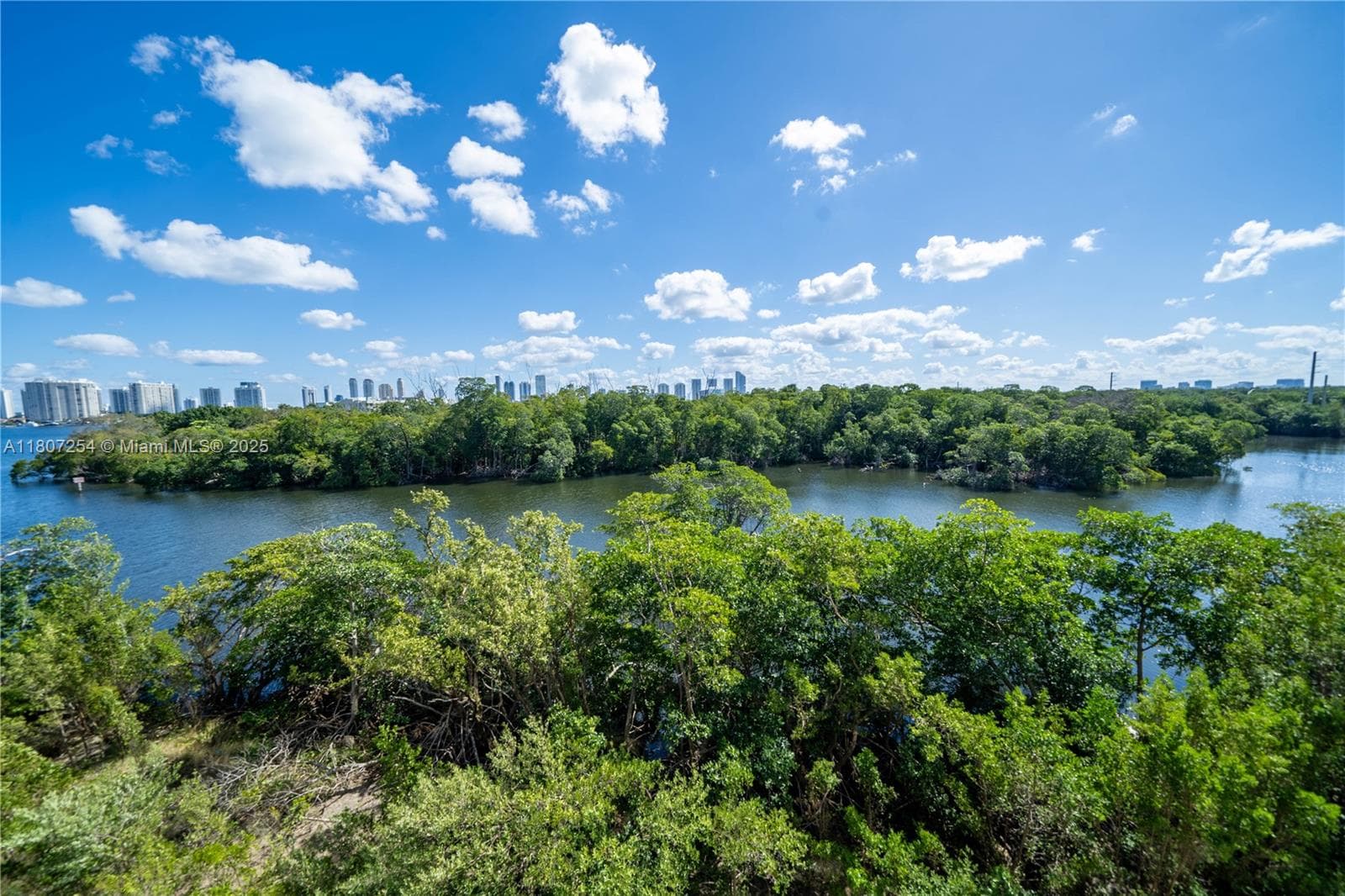 16385 Biscayne Blvd # 417, North Miami Beach FL 33160 — 35
