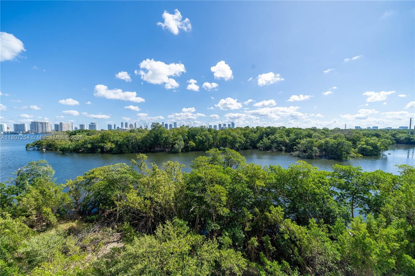 16385 Biscayne Blvd # 417, North Miami Beach FL 33160 — 31