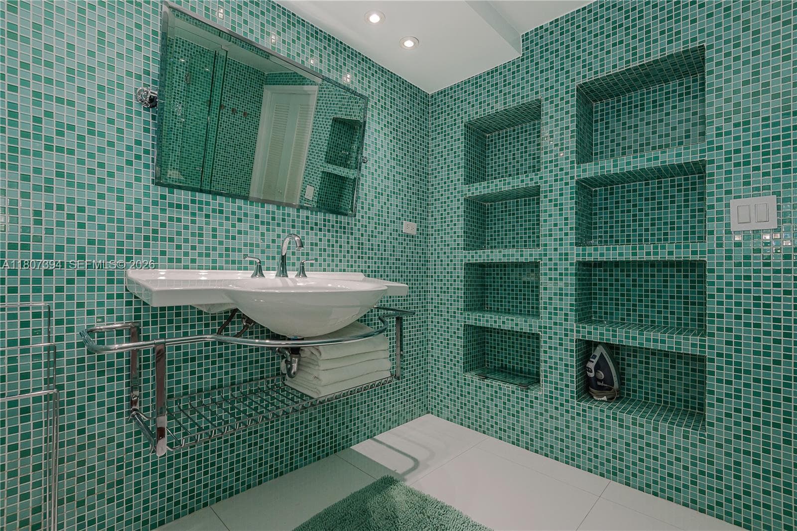 2301 Collins Ave # 1538, Miami Beach FL 33139 — 23