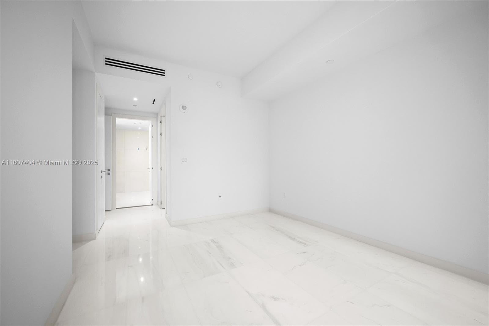 300 Biscayne Blvd Way # 3509, Miami FL 33131 — 27
