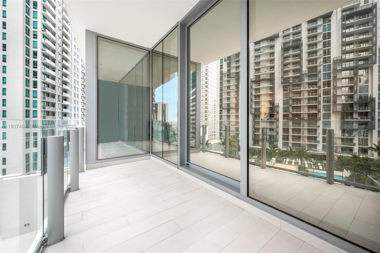 300 Biscayne Blvd Way # 3509, Miami FL 33131 — 2