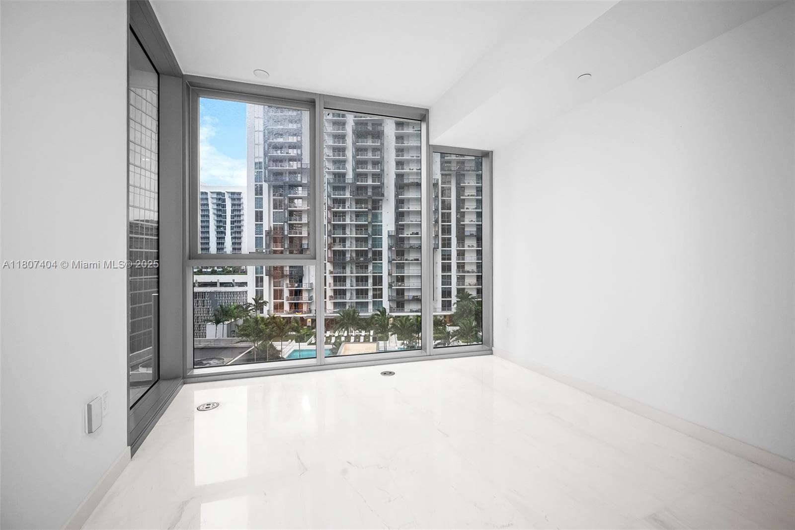 300 Biscayne Blvd Way # 3509, Miami FL 33131 — 16