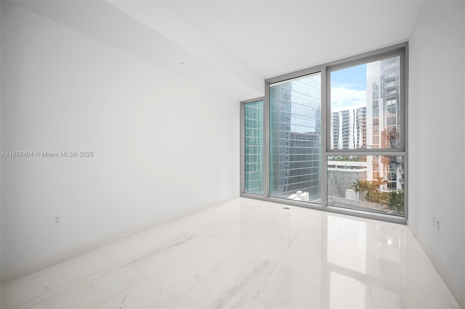 300 Biscayne Blvd Way # 3509, Miami FL 33131 — 29