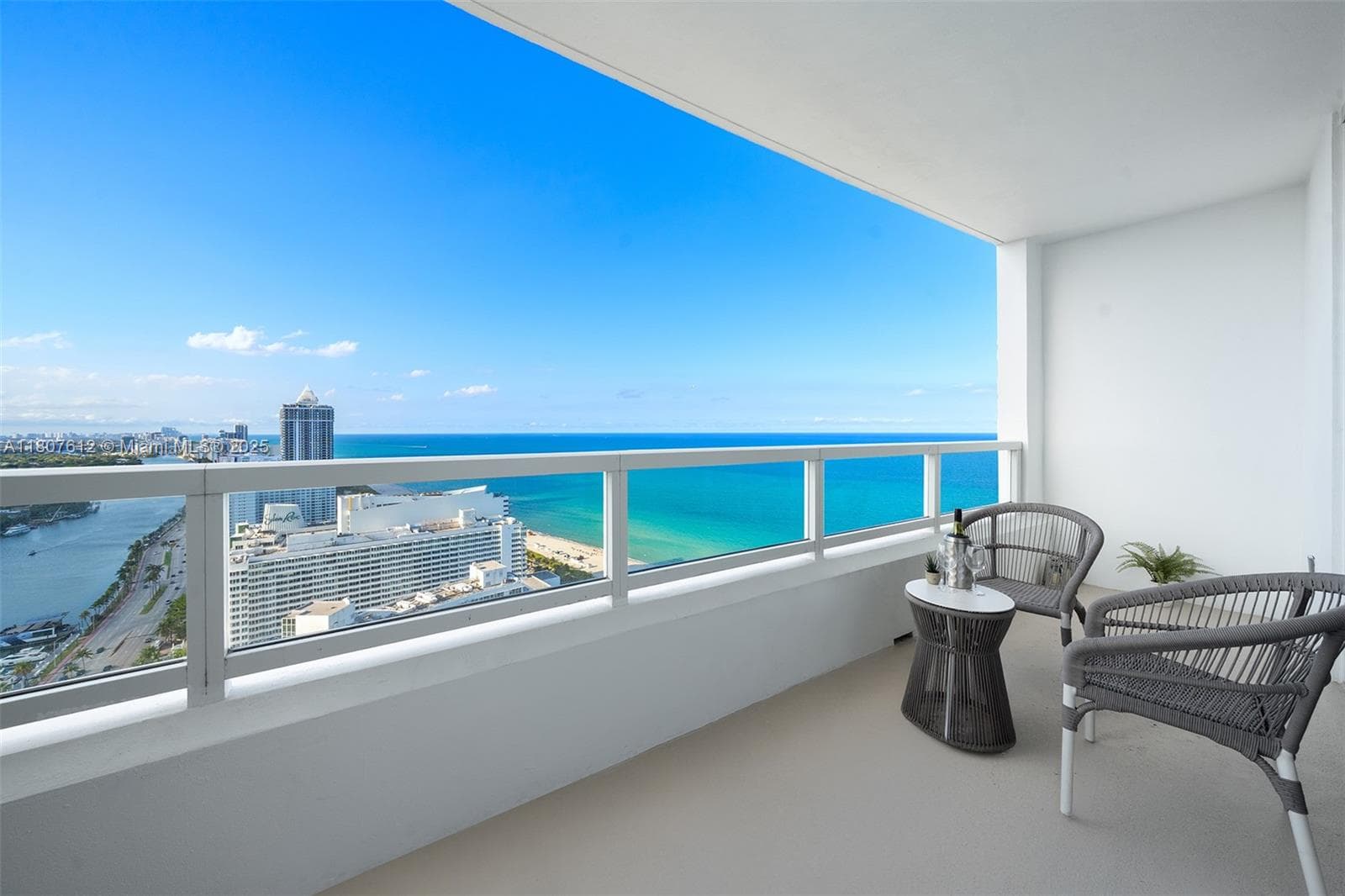 4401 Collins Ave # 3505, Miami Beach FL 33140 — 24
