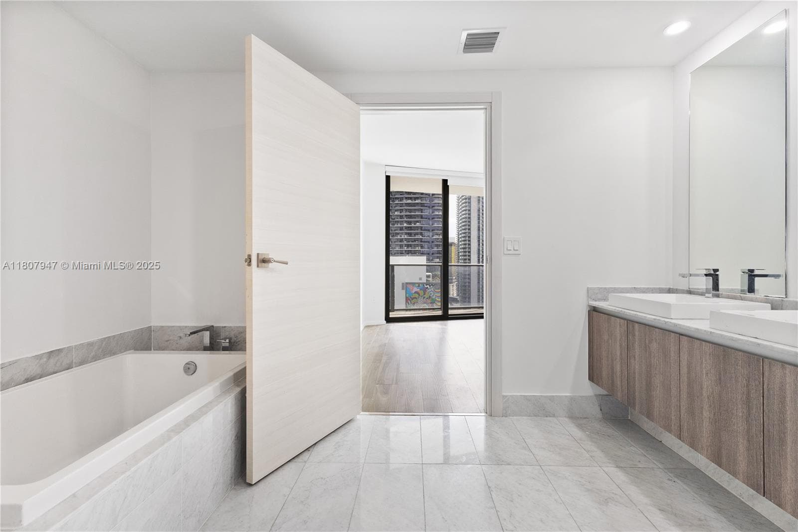 801 S Miami Ave # 2201, Miami FL 33130 — 26
