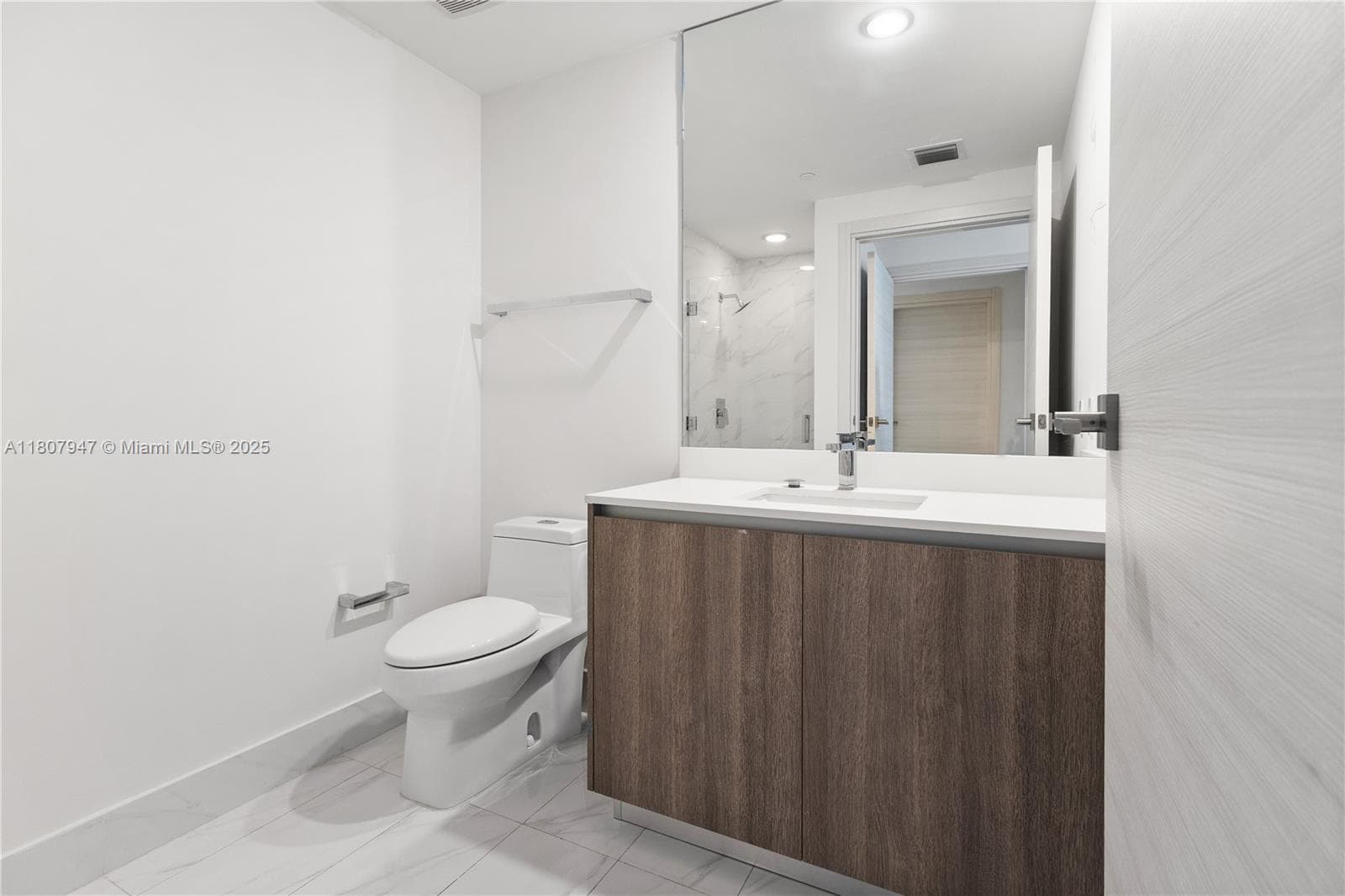 801 S Miami Ave # 2201, Miami FL 33130 — 34