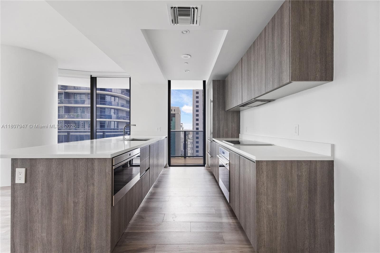 801 S Miami Ave # 2201, Miami FL 33130 — 15