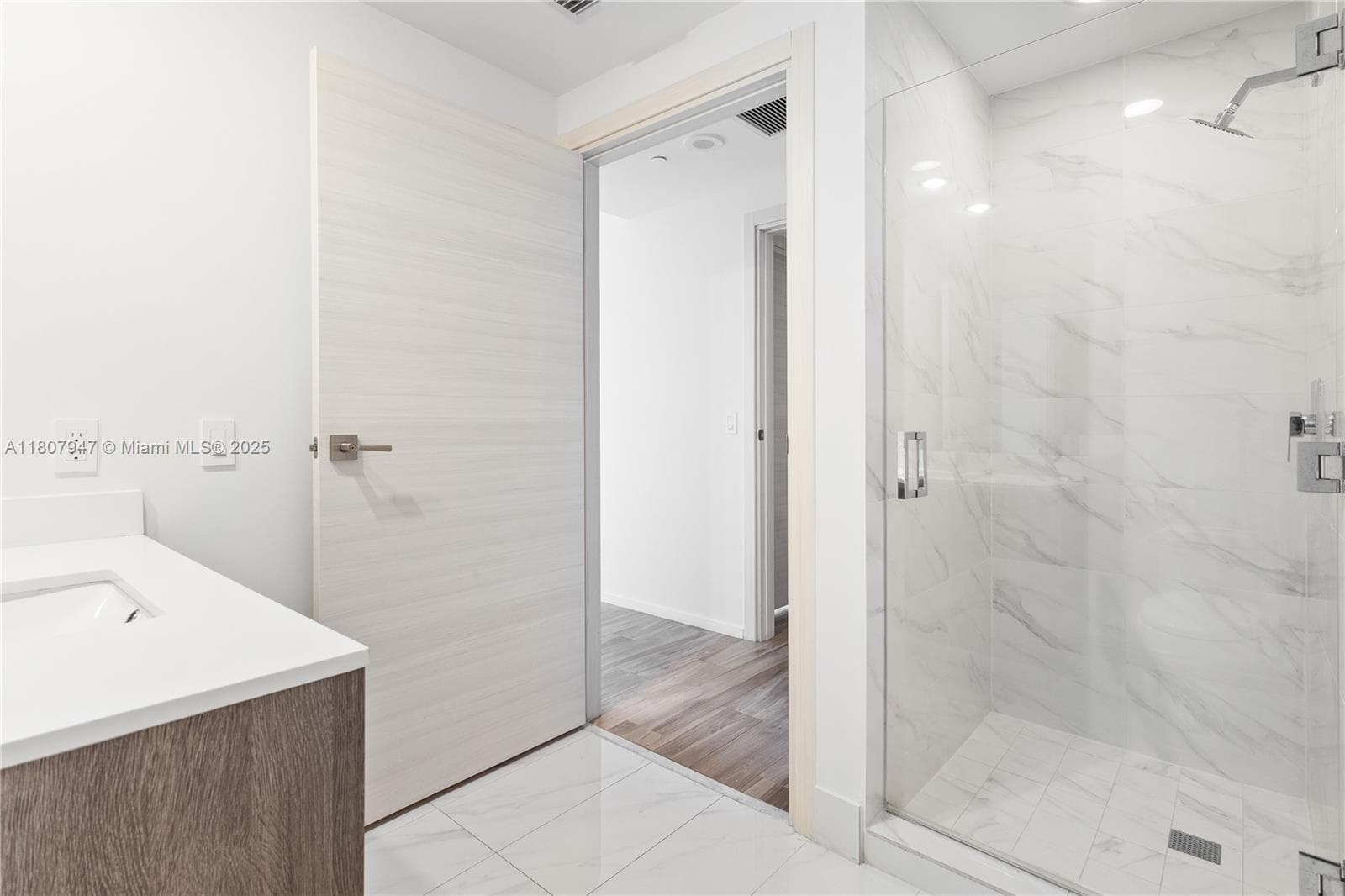 801 S Miami Ave # 2201, Miami FL 33130 — 35