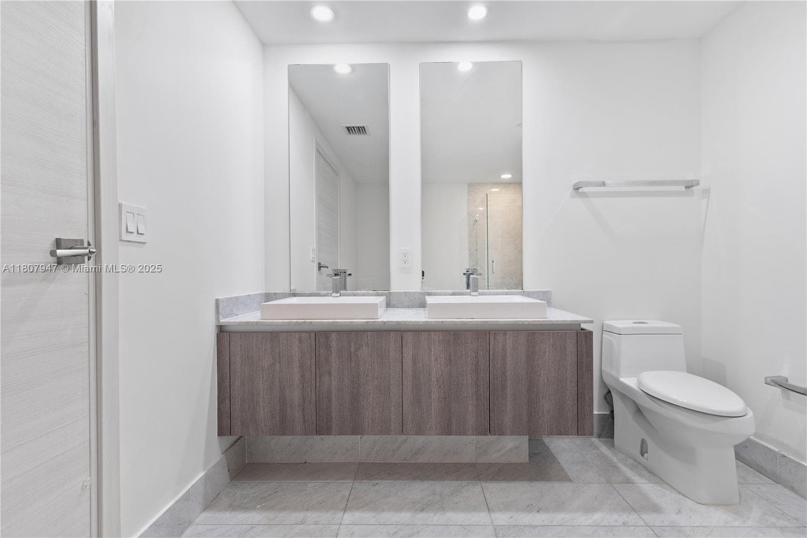 801 S Miami Ave # 2201, Miami FL 33130 — 25