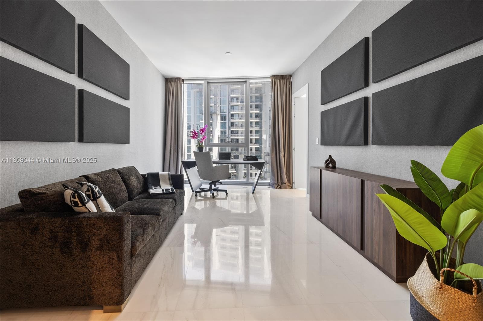 300 Biscayne Blvd Way # 3104, Miami FL 33131 — 27