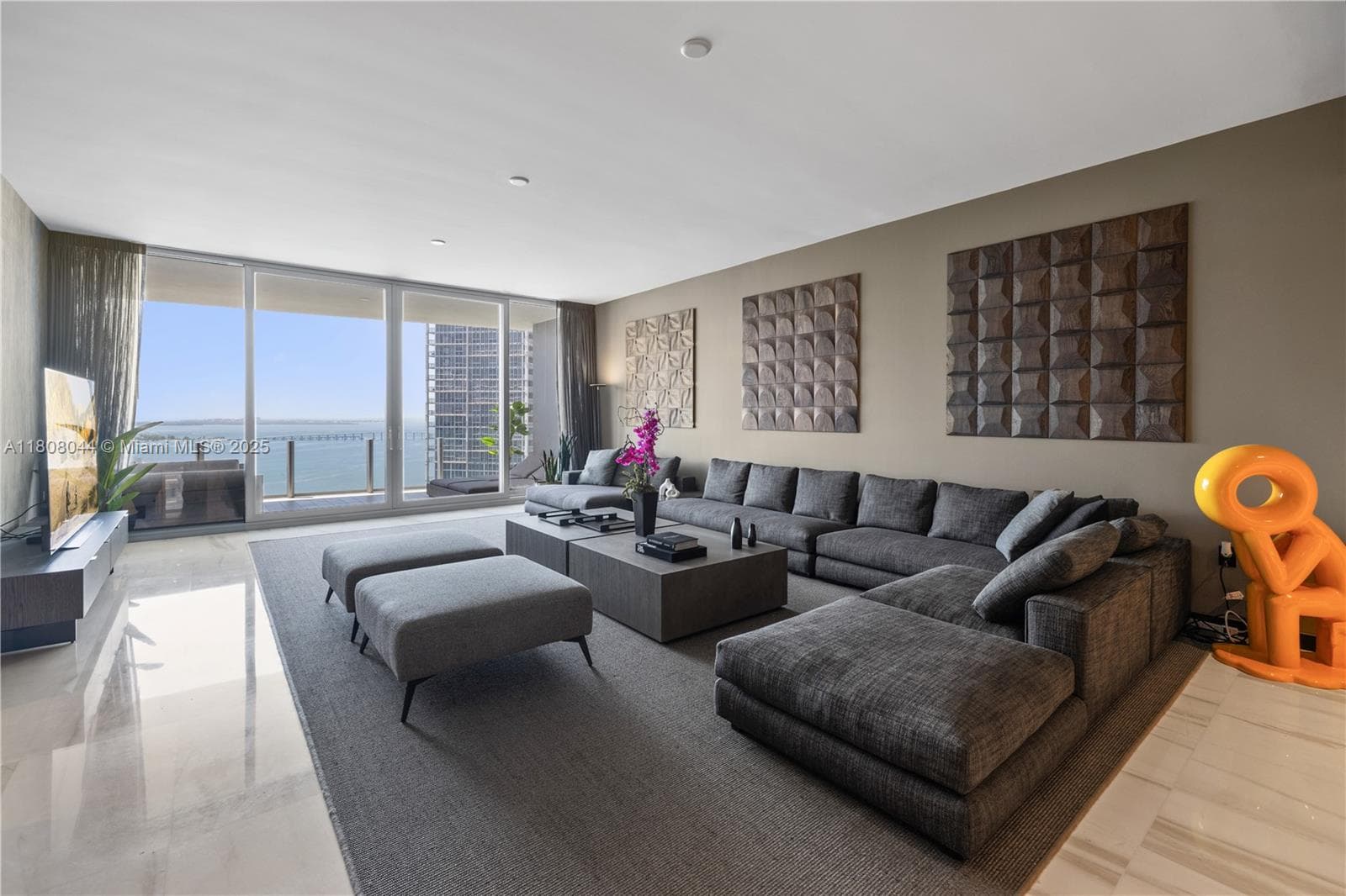 300 Biscayne Blvd Way # 3104, Miami FL 33131 — 2