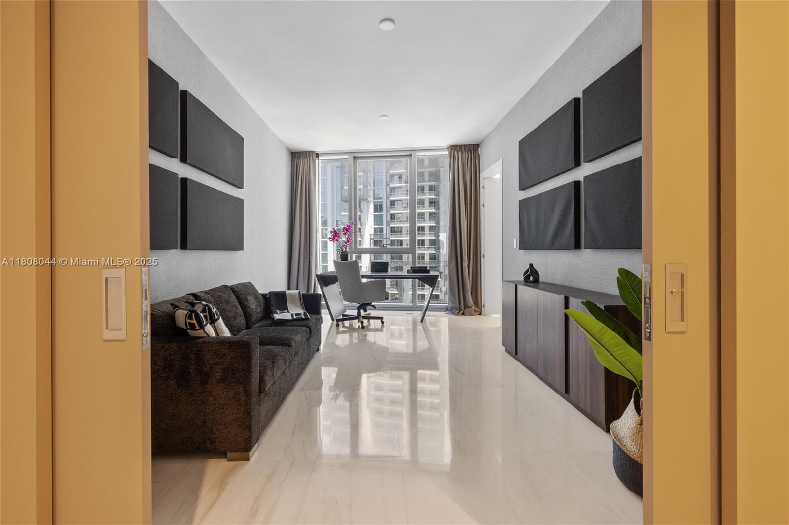300 Biscayne Blvd Way # 3104, Miami FL 33131 — 26