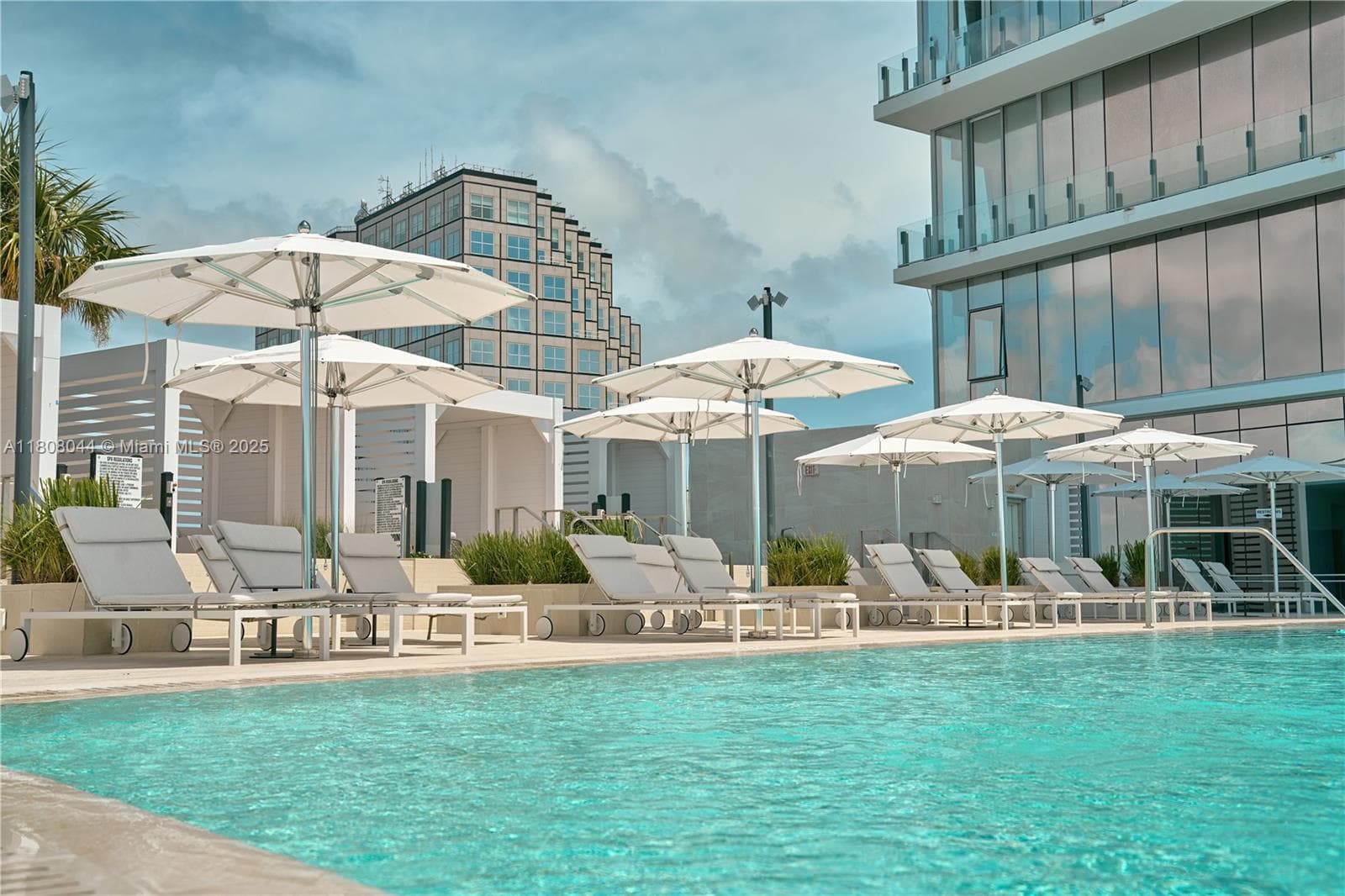 300 Biscayne Blvd Way # 3104, Miami FL 33131 — 73