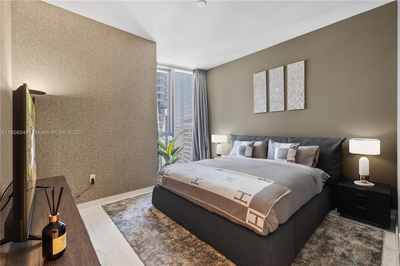 300 Biscayne Blvd Way # 3104, Miami FL 33131 — 31