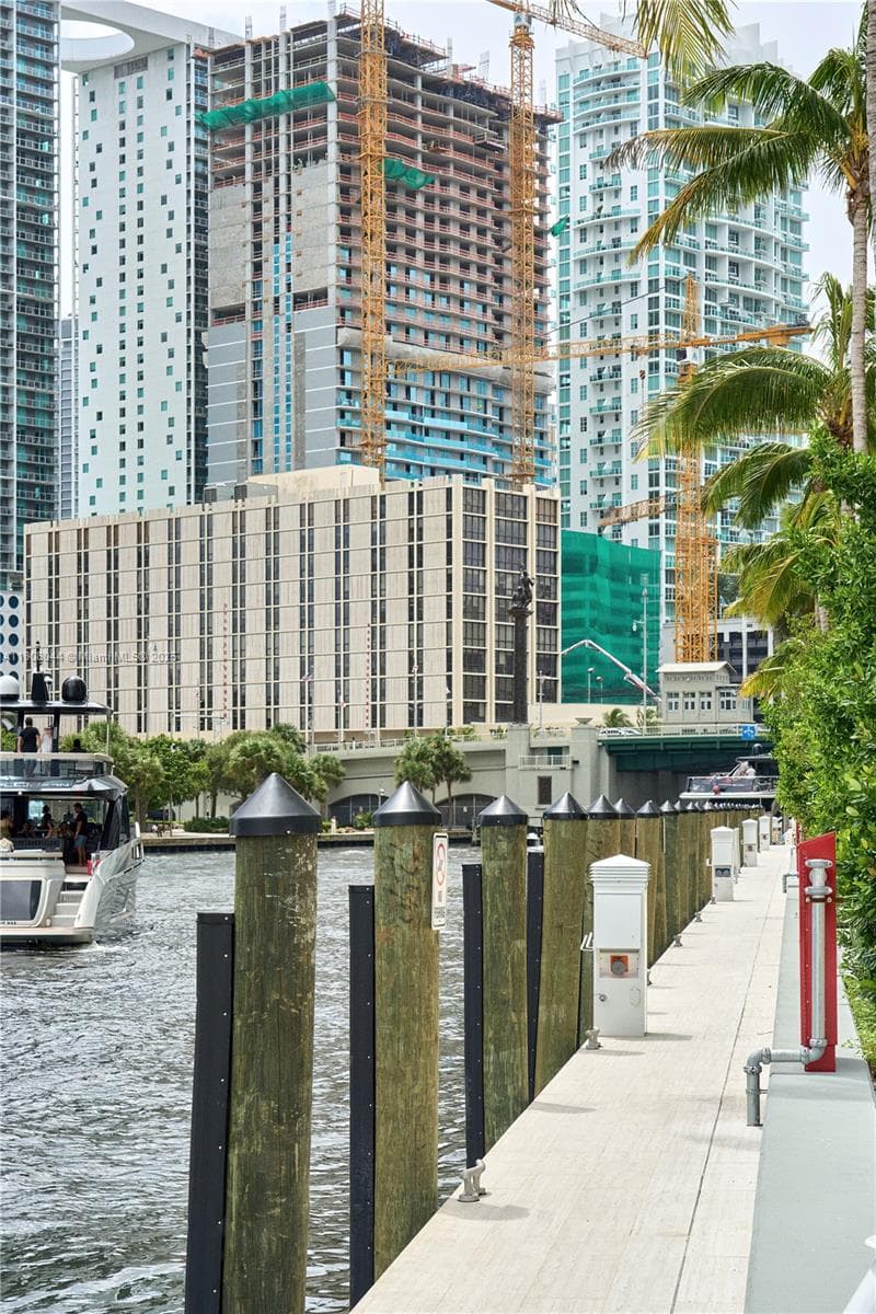 300 Biscayne Blvd Way # 3104, Miami FL 33131 — 93