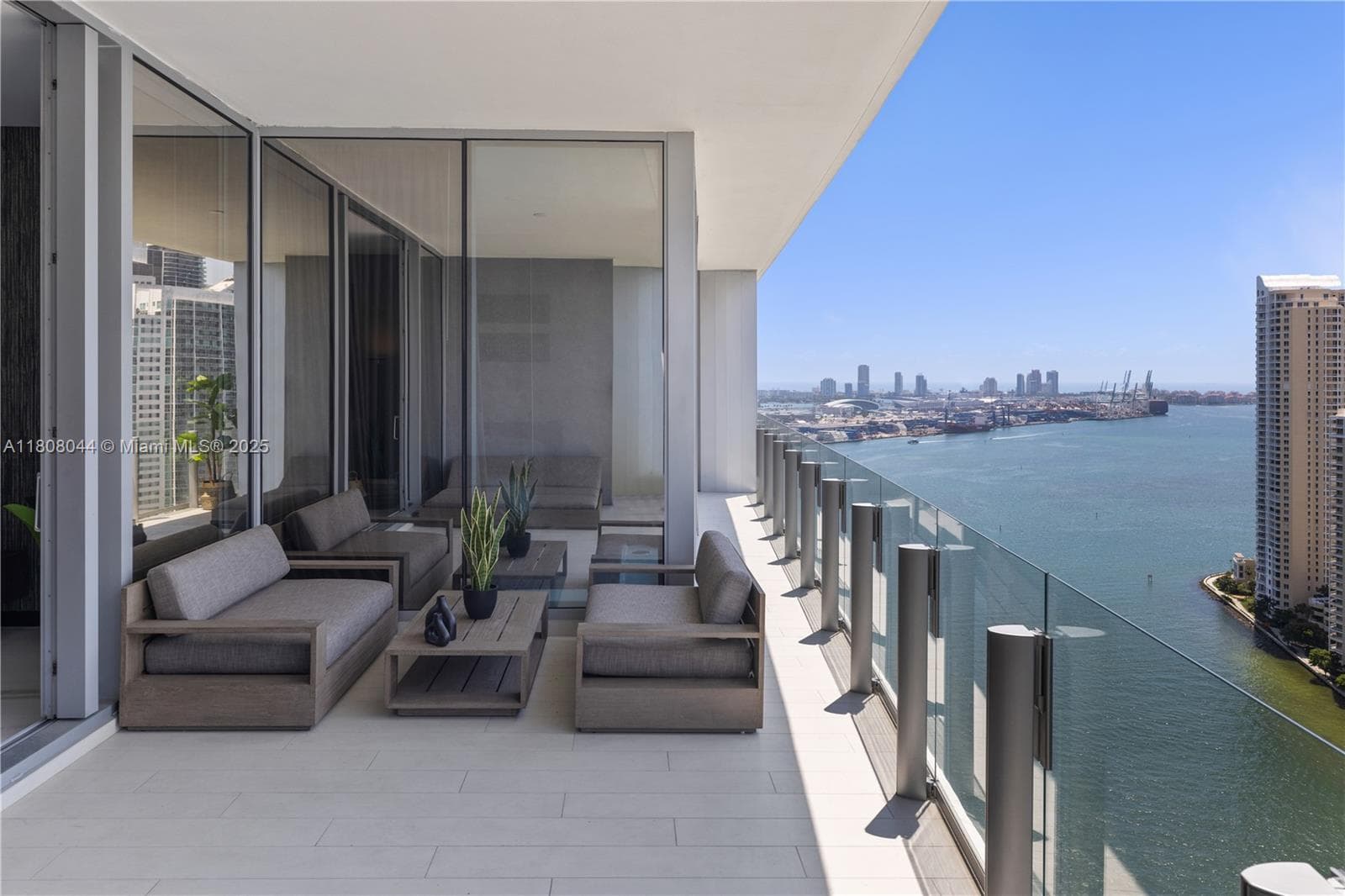 300 Biscayne Blvd Way # 3104, Miami FL 33131 — 25