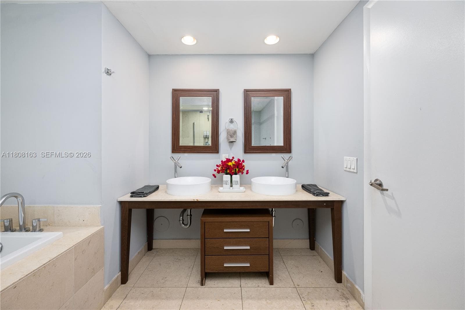 485 Brickell Ave # 1604, Miami FL 33131 — 10