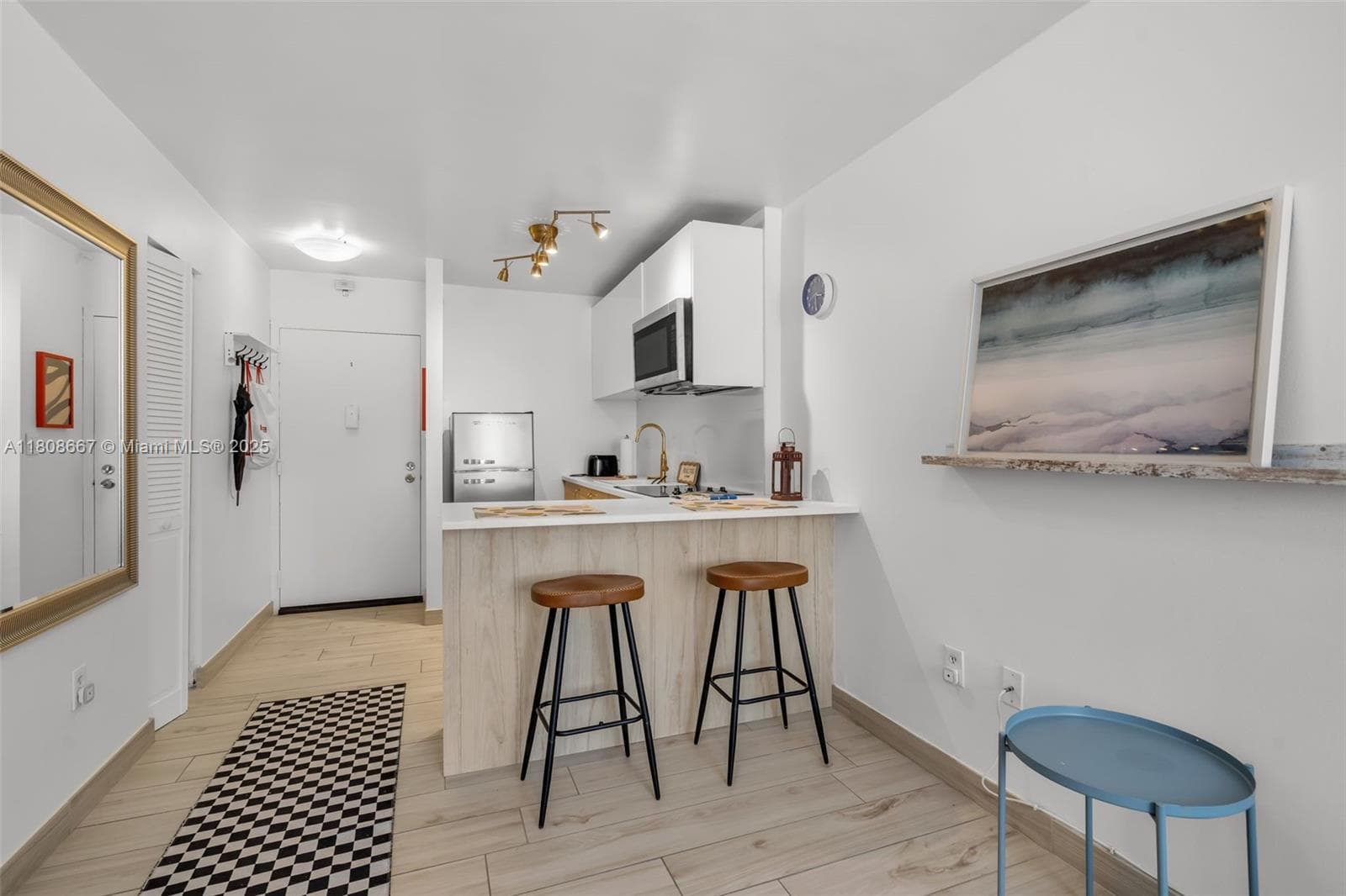 710 Washington Ave # 323, Miami Beach FL 33139 — 2