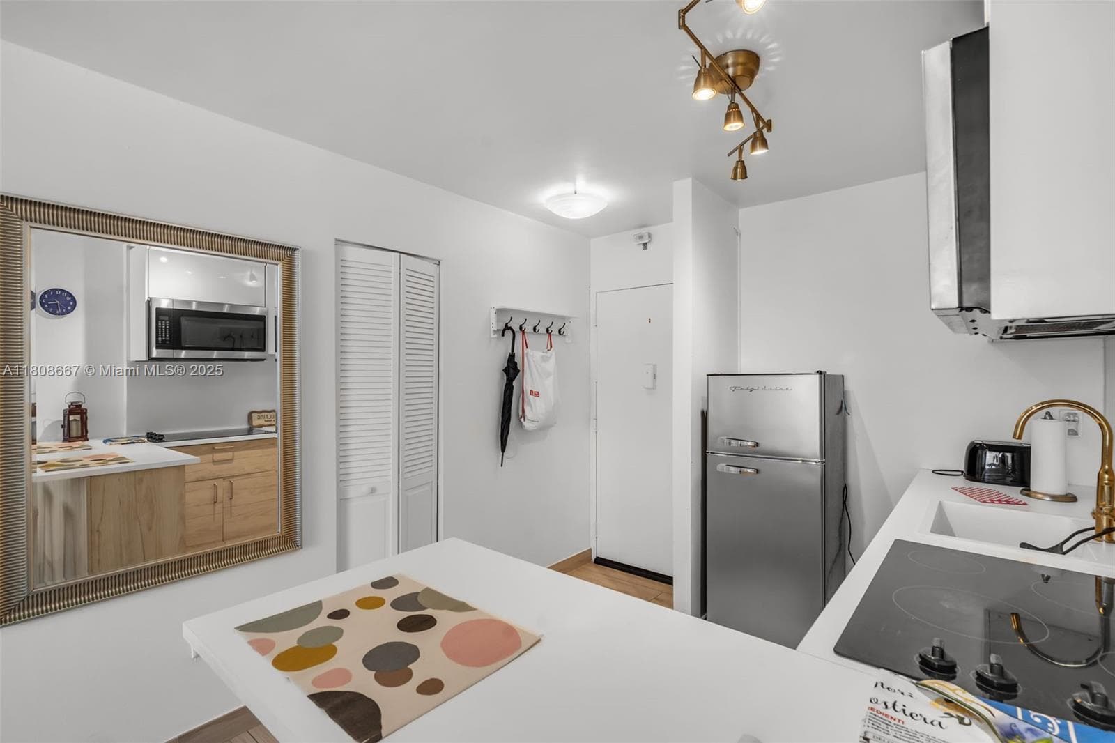 710 Washington Ave # 323, Miami Beach FL 33139 — 3