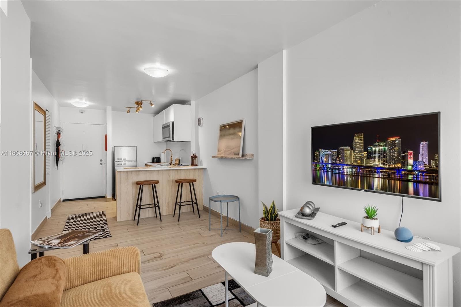 710 Washington Ave # 323, Miami Beach FL 33139 — 10