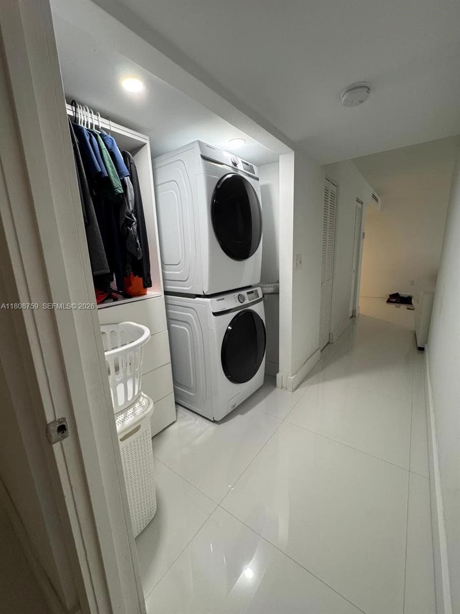 6423 Collins Ave # 1001, Miami Beach FL 33141 — 15