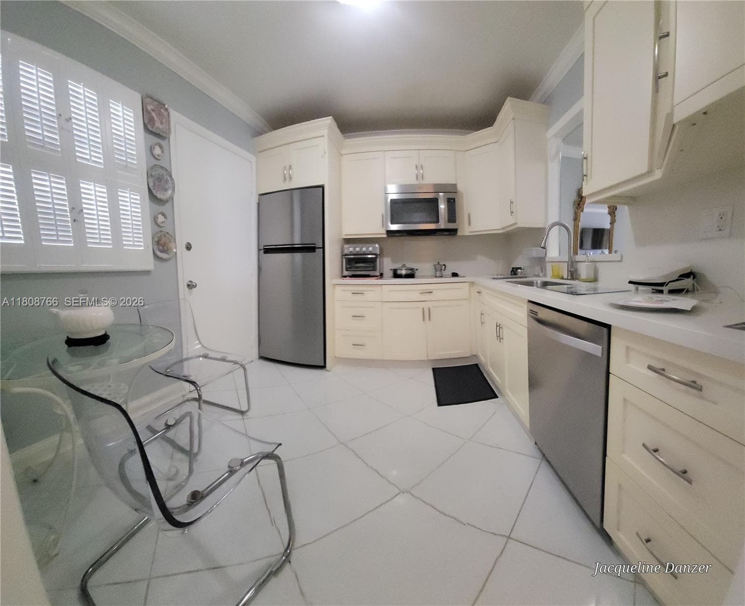3600 NE 170th St # 404, North Miami Beach FL 33160 — 9