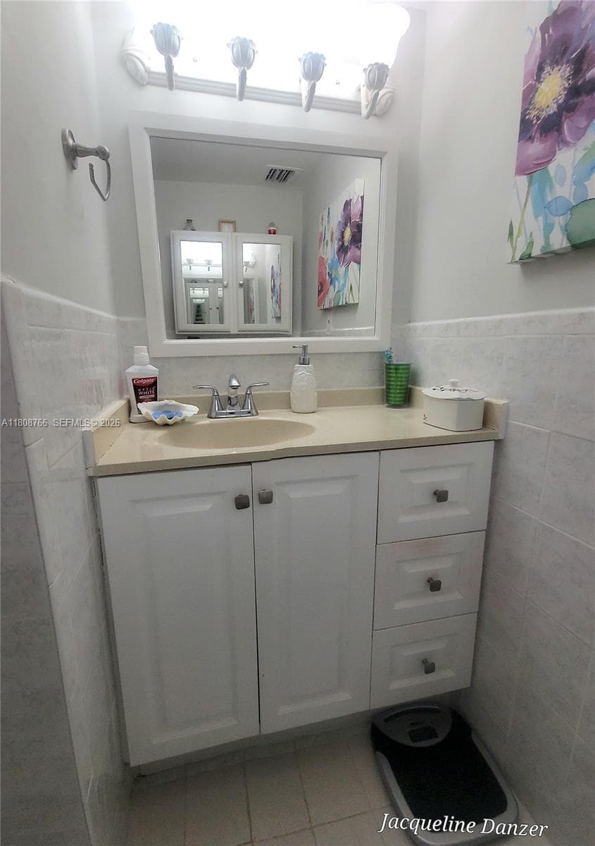 3600 NE 170th St # 404, North Miami Beach FL 33160 — 21