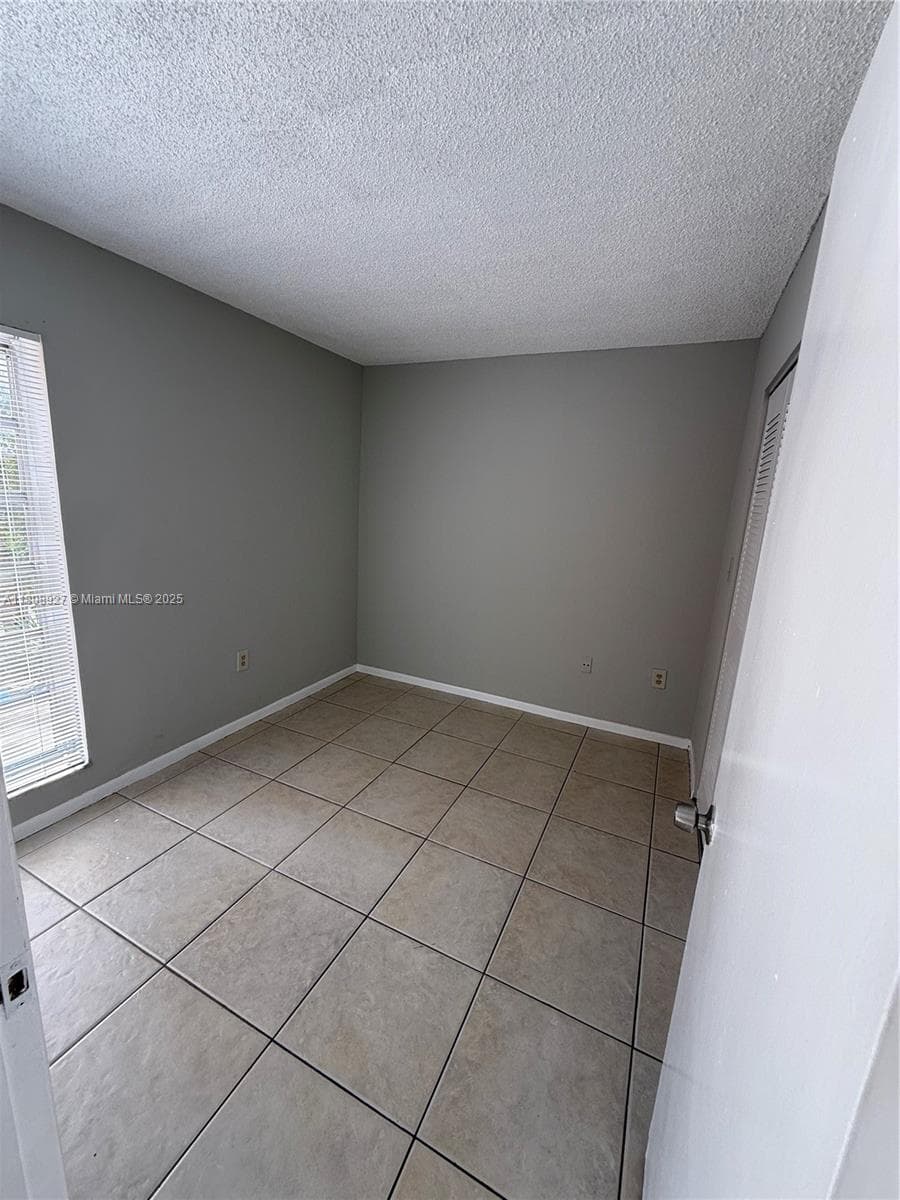 4705 NW 7th St # 7, Miami FL 33126 — 11
