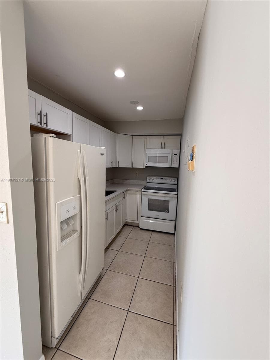 4705 NW 7th St # 7, Miami FL 33126 — 4