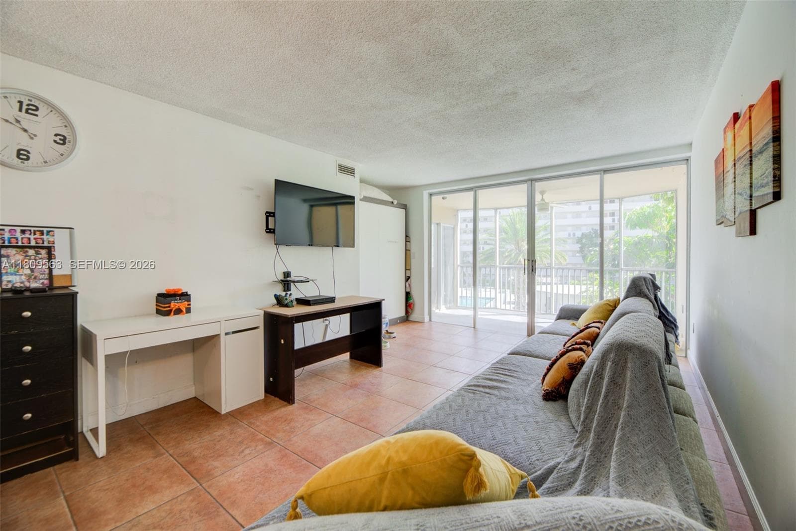 1770 NE 191st St # 1, Miami FL 33179 — 18