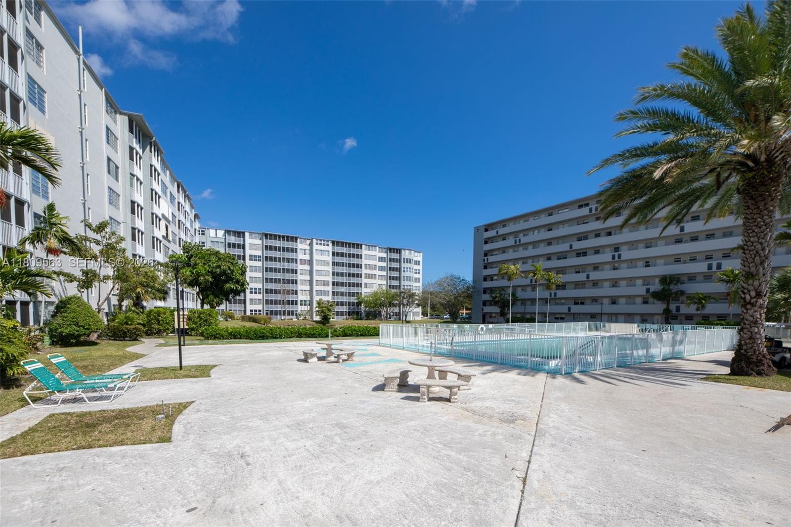 1770 NE 191st St # 1, Miami FL 33179 — 44