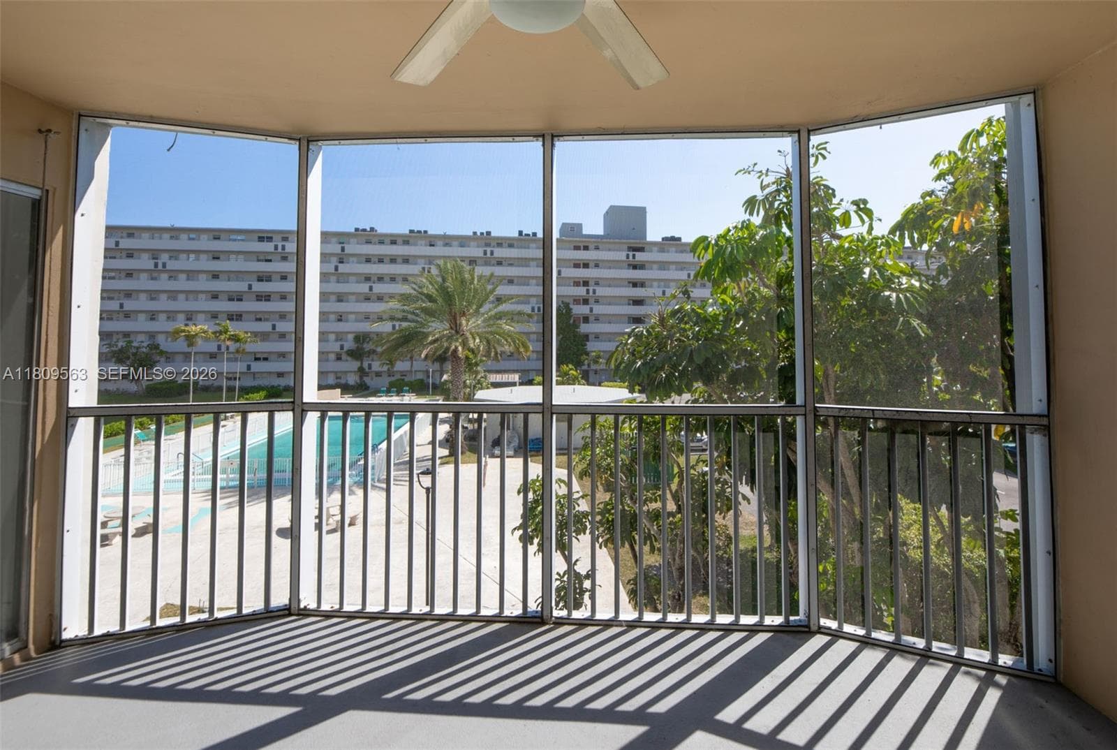 1770 NE 191st St # 1, Miami FL 33179 — 25