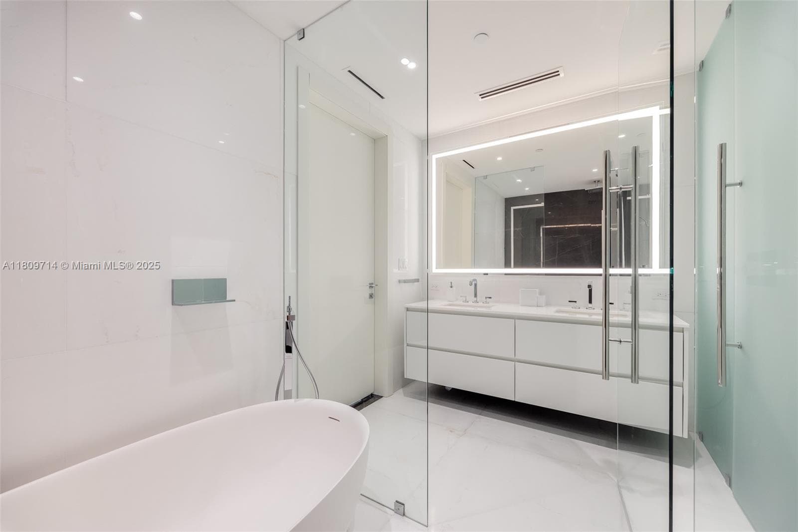 300 Biscayne Blvd Way # 5205W, Miami FL 33131 — 16