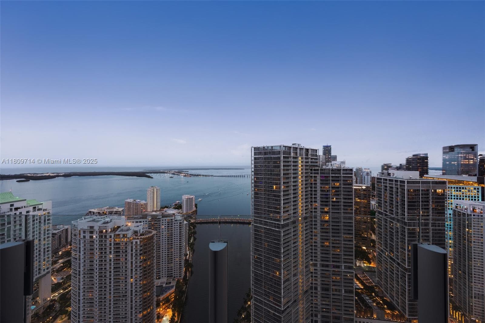 300 Biscayne Blvd Way # 5205W, Miami FL 33131 — 32