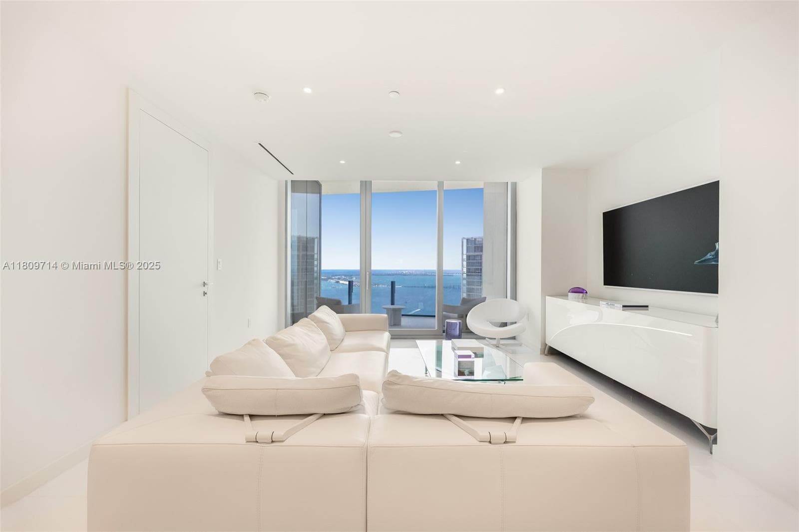 300 Biscayne Blvd Way # 5205W, Miami FL 33131 — 5