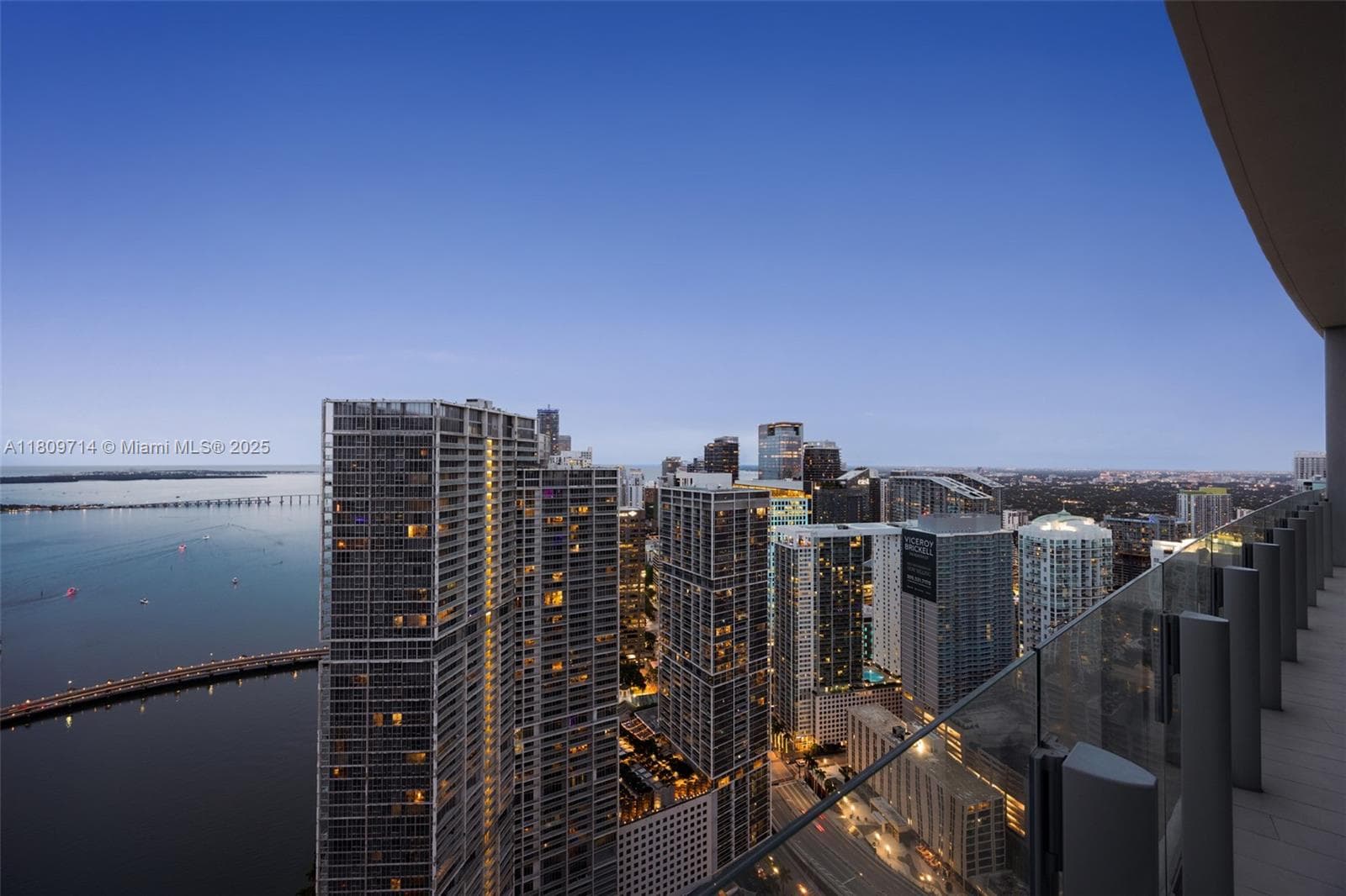 300 Biscayne Blvd Way # 5205W, Miami FL 33131 — 30