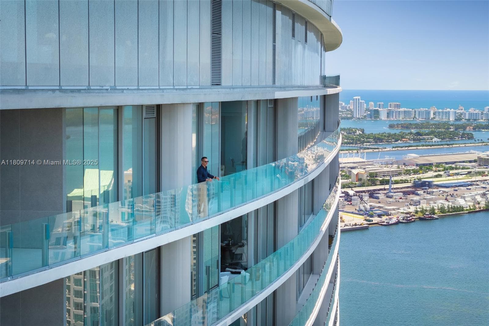 300 Biscayne Blvd Way # 5205W, Miami FL 33131 — 34