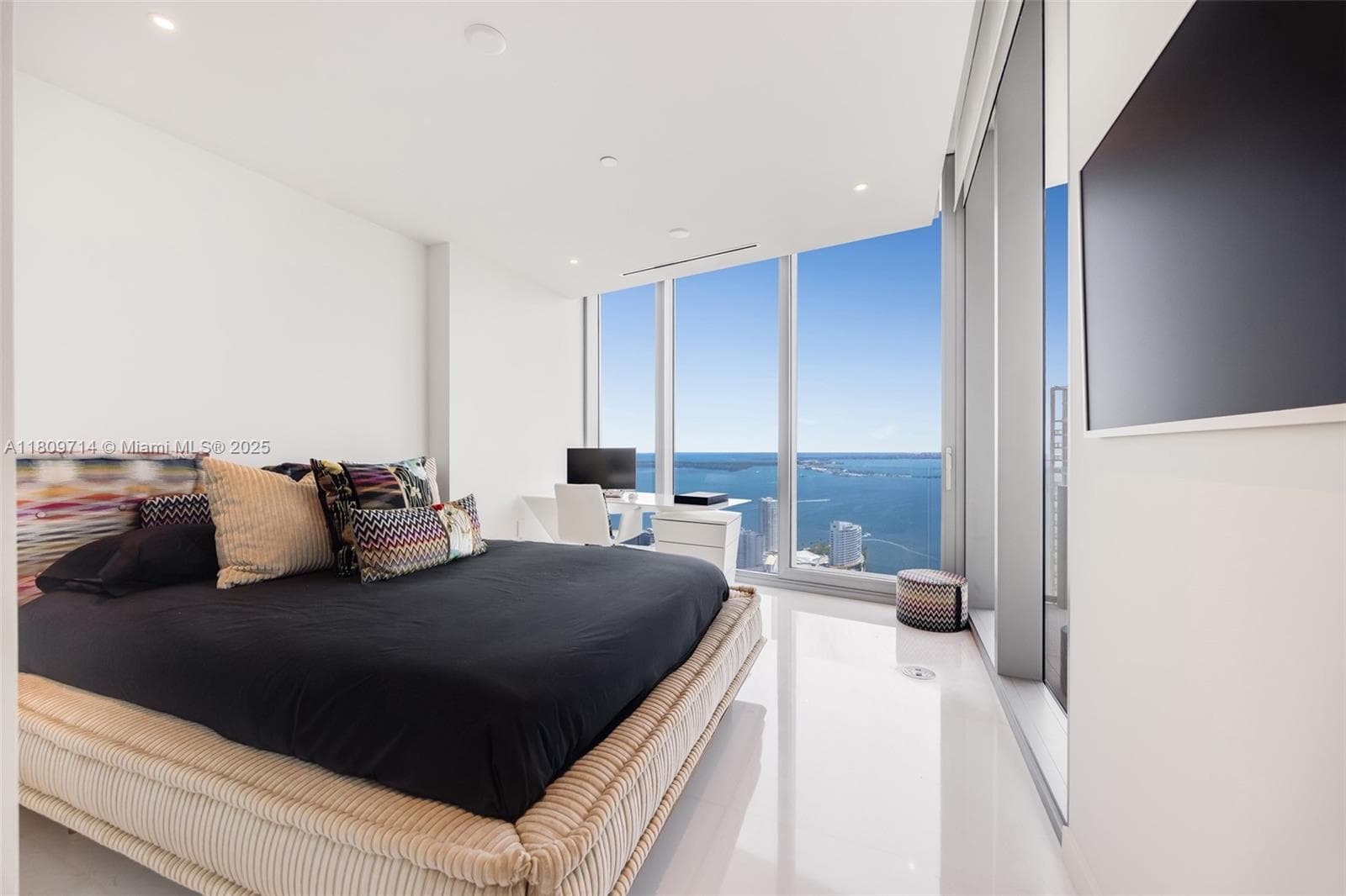 300 Biscayne Blvd Way # 5205W, Miami FL 33131 — 19