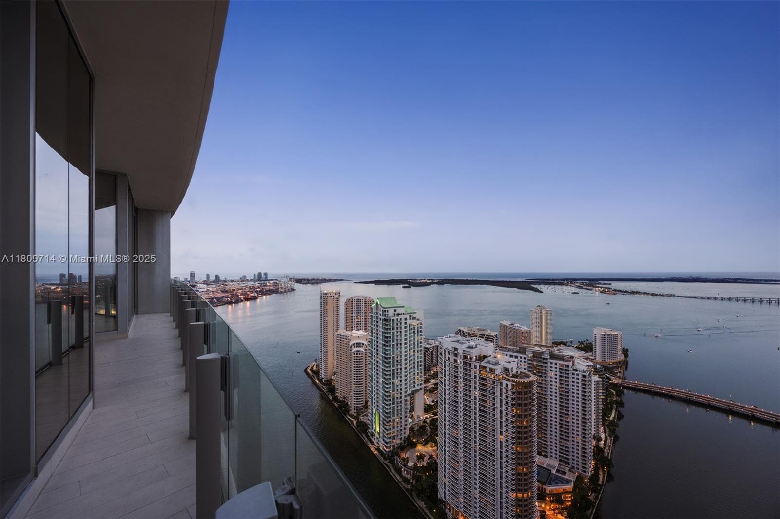 300 Biscayne Blvd Way # 5205W, Miami FL 33131 — 31
