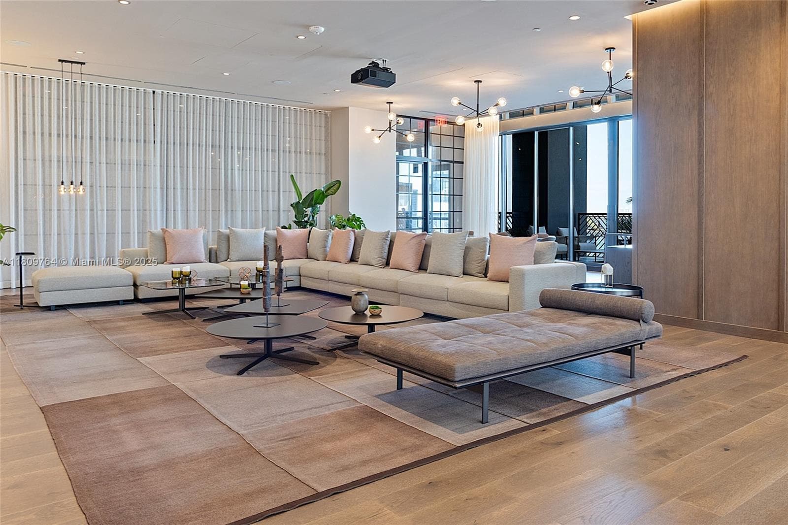 601 NE 1st Ave # 4907, Miami FL 33132 — 53