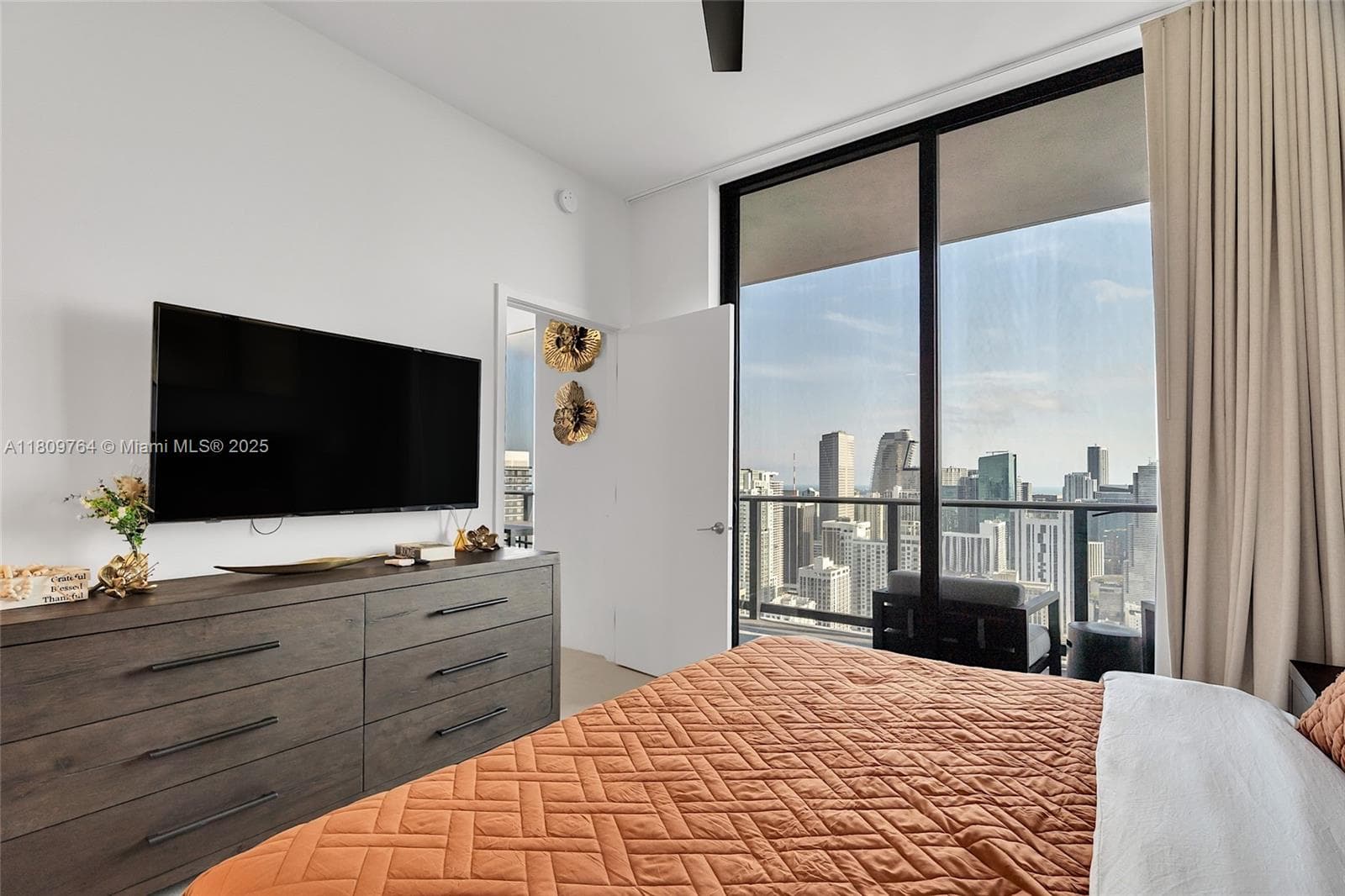 601 NE 1st Ave # 4907, Miami FL 33132 — 26
