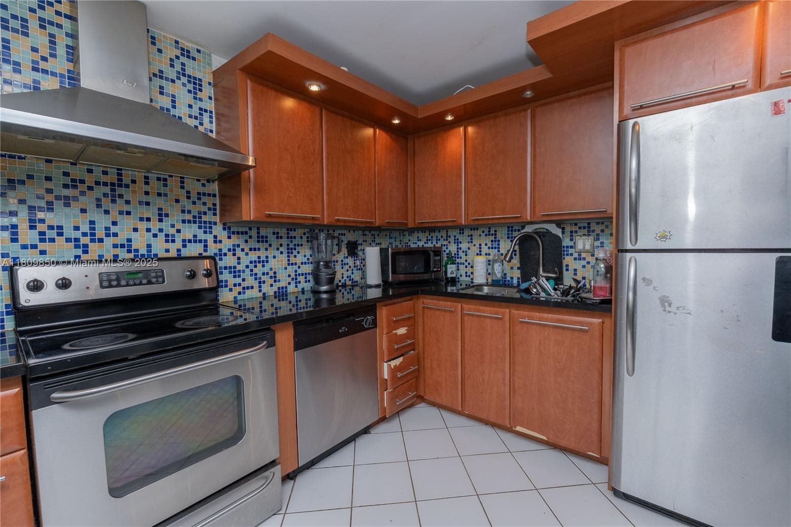 665 NE 195th St # 419, Miami FL 33179 — 27