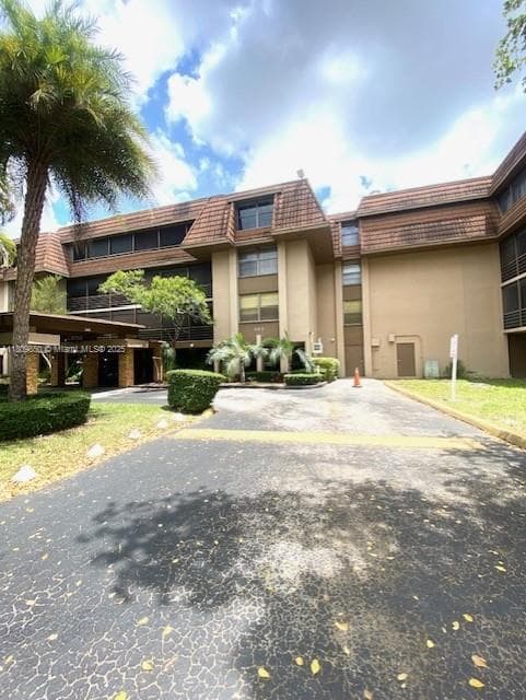 665 NE 195th St # 419, Miami FL 33179 — 49