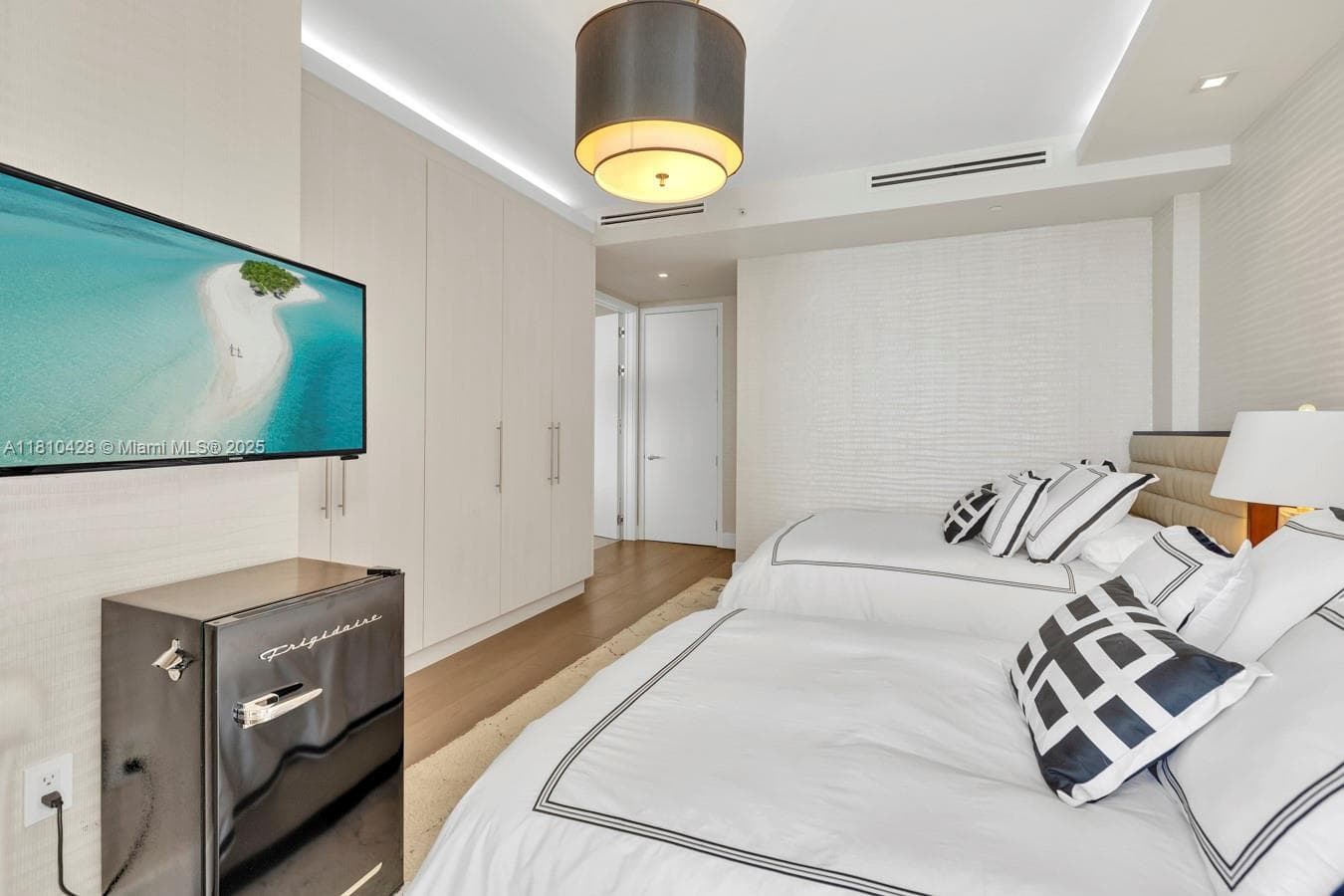 9701 Collins Ave # 2403S, Bal Harbour FL 33154 — 17