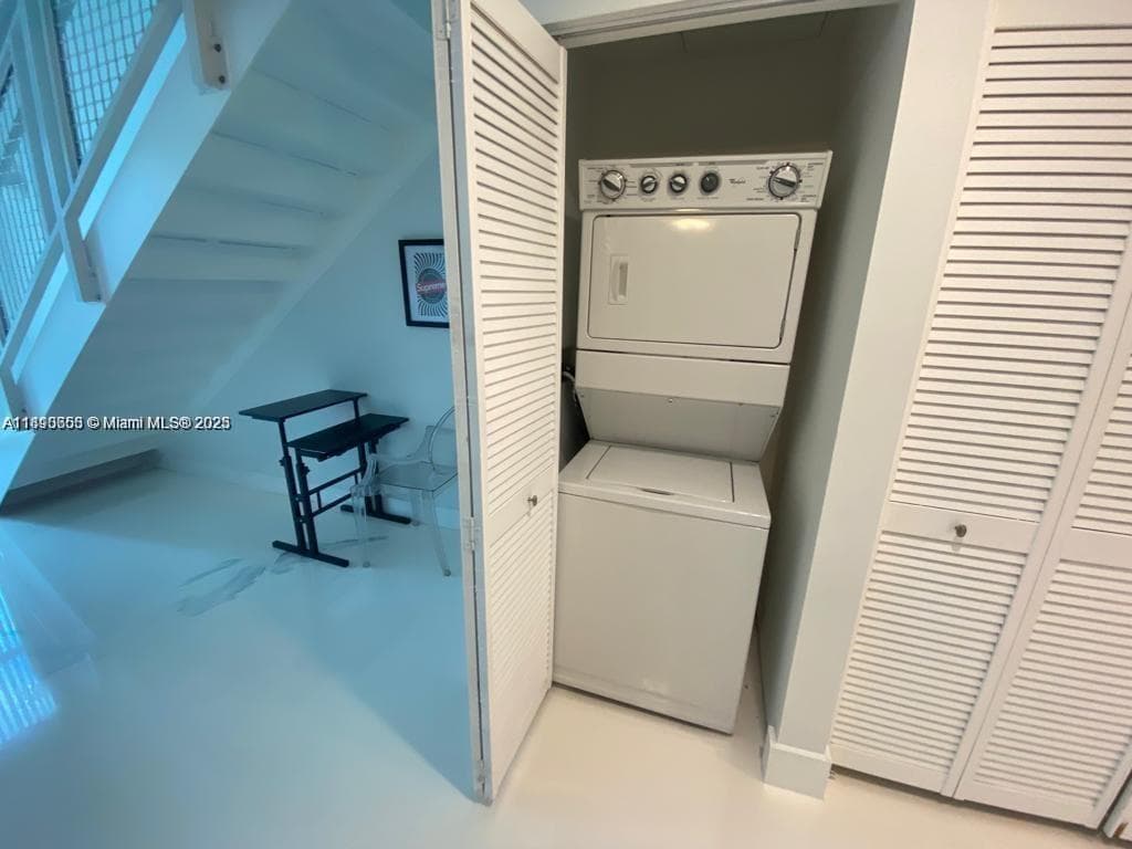 244 Biscayne Blvd # 643, Miami FL 33132 — 17