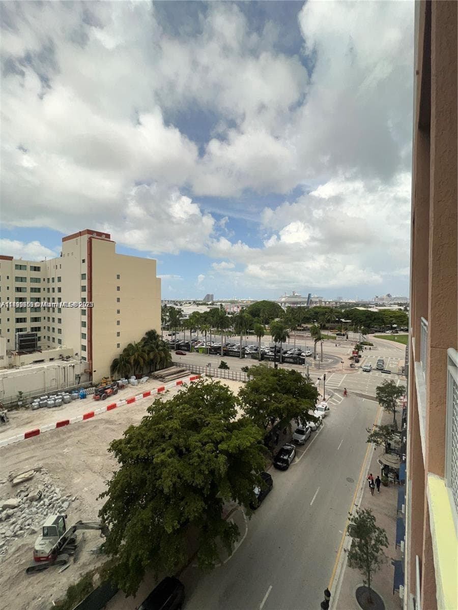 244 Biscayne Blvd # 643, Miami FL 33132 — 3