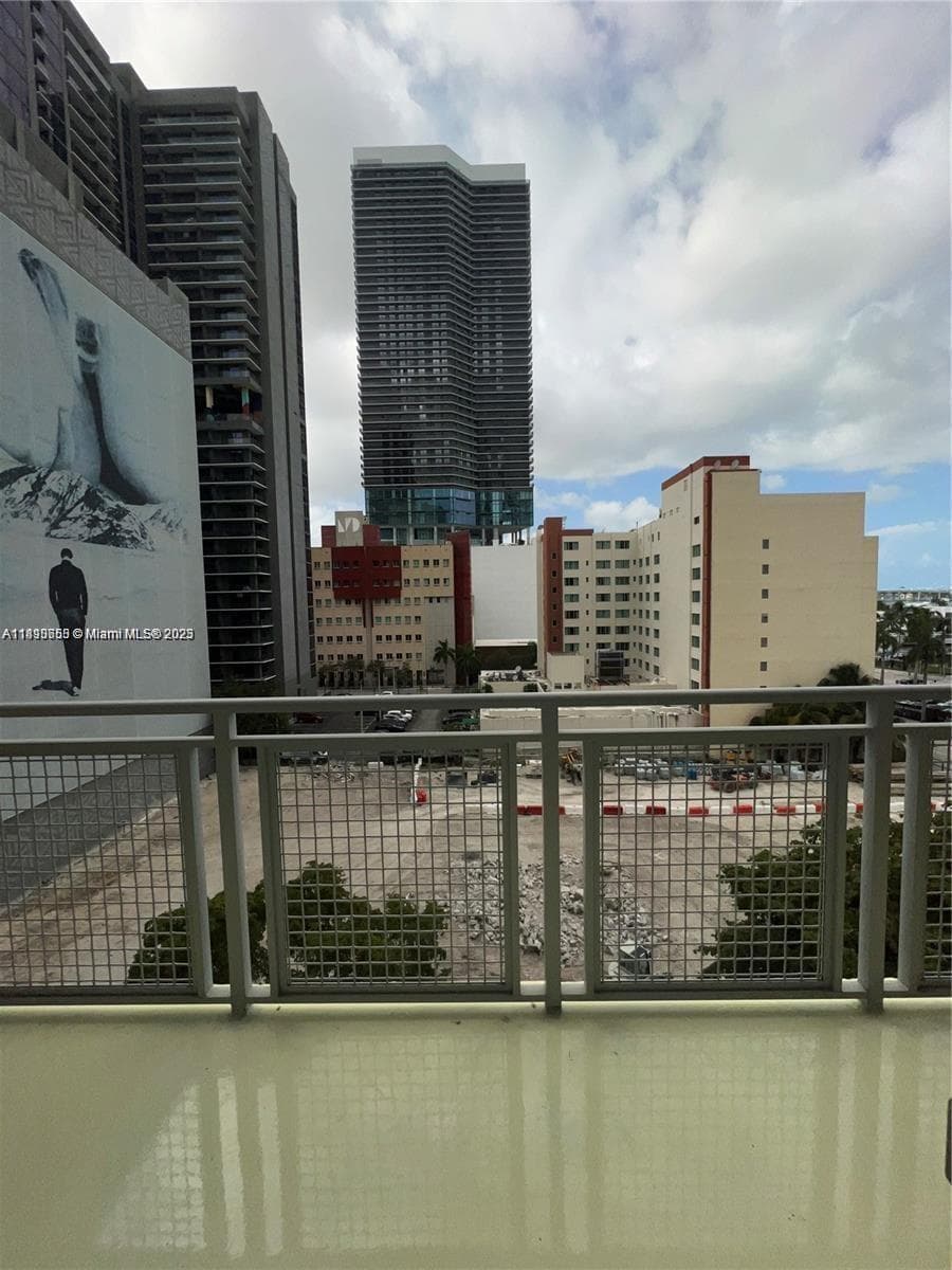 244 Biscayne Blvd # 643, Miami FL 33132 — 5