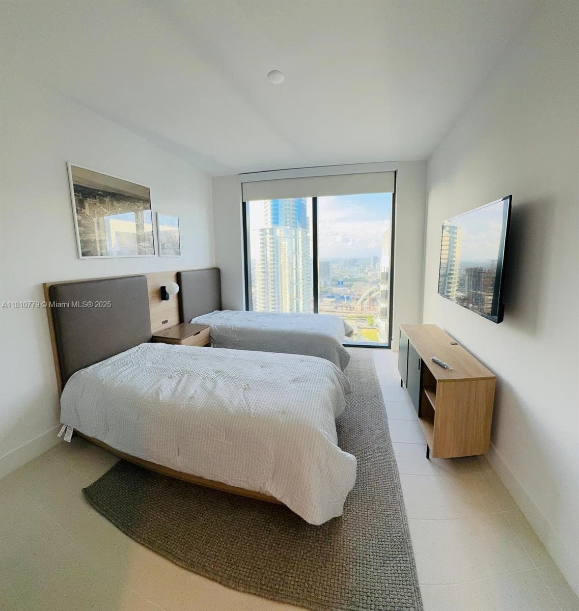 159 NE 6TH ST # 4215, Miami FL 33132 — 34