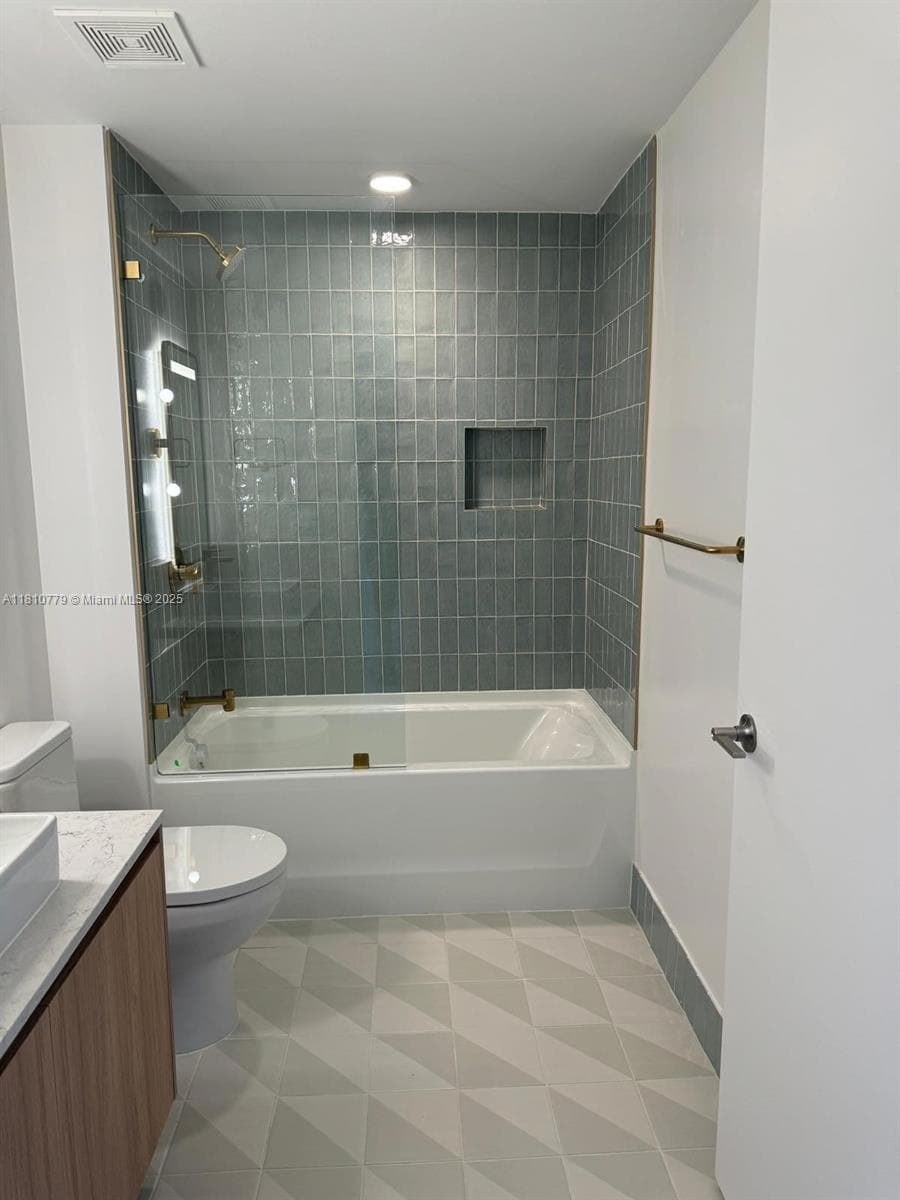 159 NE 6TH ST # 4215, Miami FL 33132 — 18